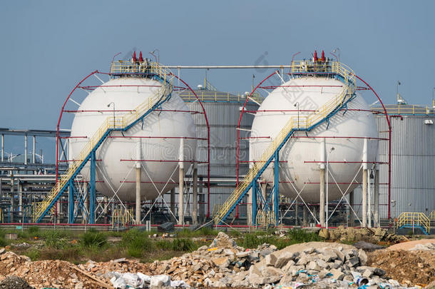 炼油厂大型工业油罐
