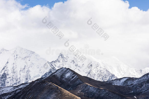 贡嘎雪山