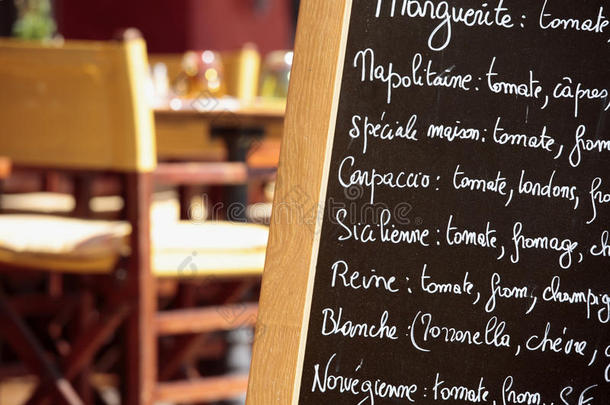 法国餐厅巴黎法国菜单板特写