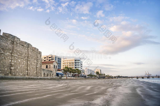 塞浦路斯拉纳卡<strong>城堡</strong>和海滩的美丽<strong>景色</strong>