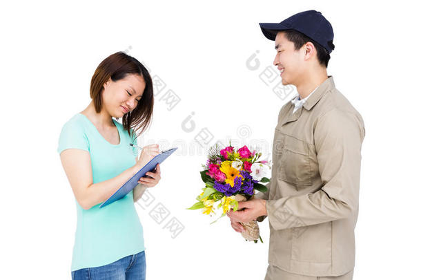 送花的男人送花给女人