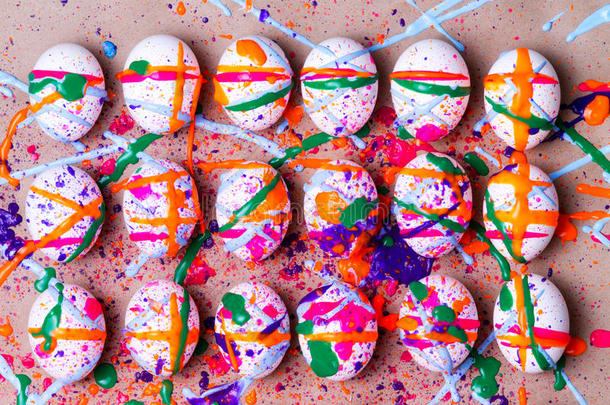 彩色儿童项目手绘复活节彩蛋