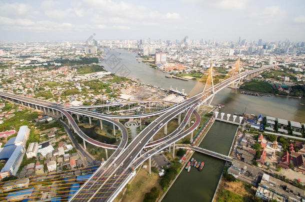 跨越<strong>湄南河</strong>高速公路鸟瞰图