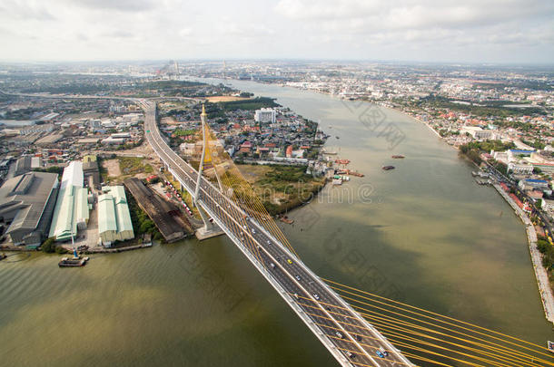 跨越湄南河高速公路鸟瞰图