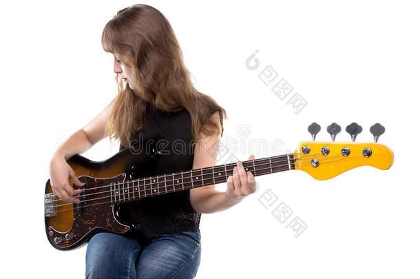 金发少女弹吉他