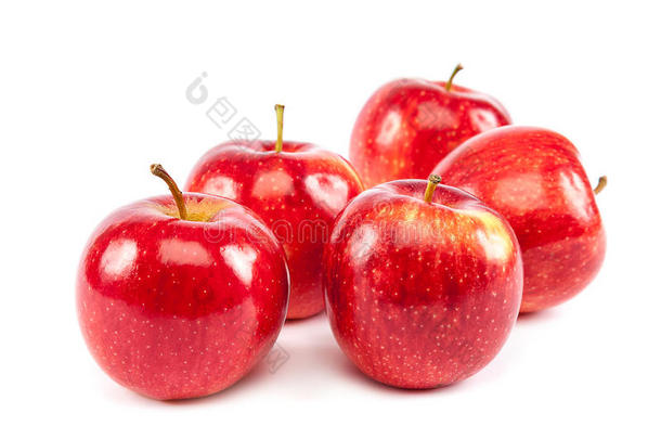 白色背景上的<strong>新鲜红苹果</strong>。