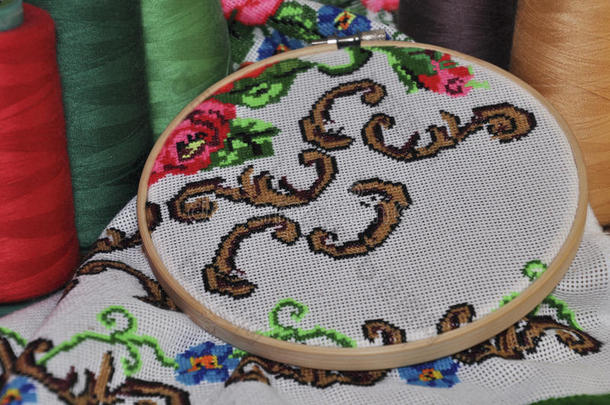 木制刺绣中传统刺绣毛巾的细节