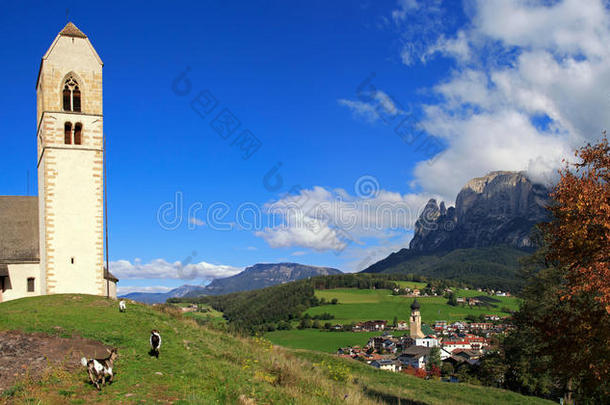 阿尔卑斯山城堡教堂云国家
