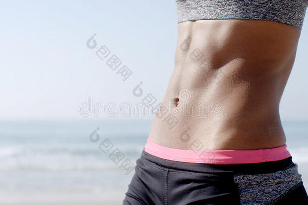 海滩腹部身体运动图形