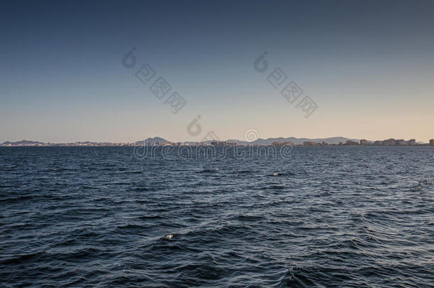 海岸目的地丘陵地标风景