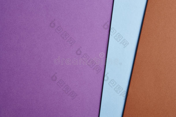 彩色纸板背景为<strong>紫</strong>蓝色棕色。 复制sp