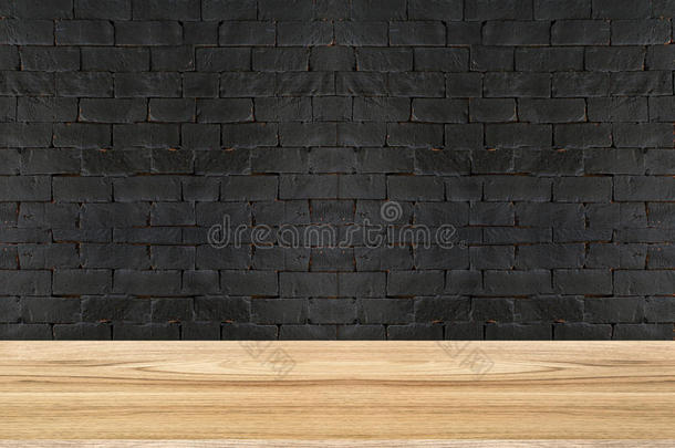 空木桌面在黑色砖墙，模板模拟为