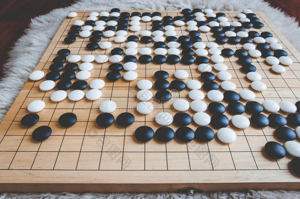 去还是围棋棋盘游戏