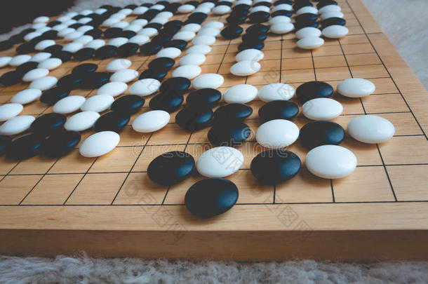 去还是围棋棋盘游戏