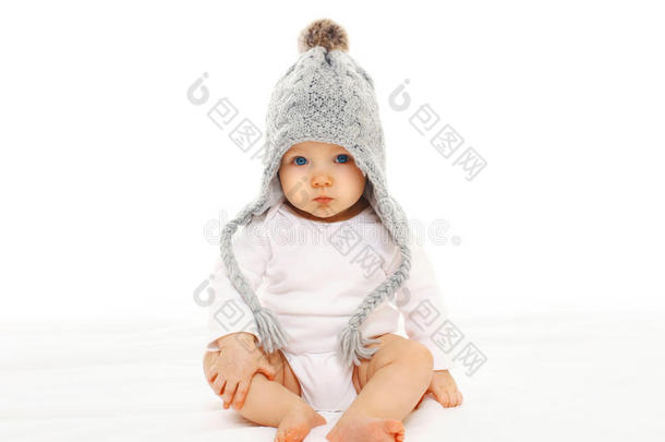 白底灰色针织帽宝宝