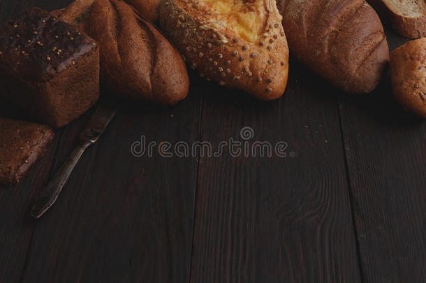 不同的全麦面包