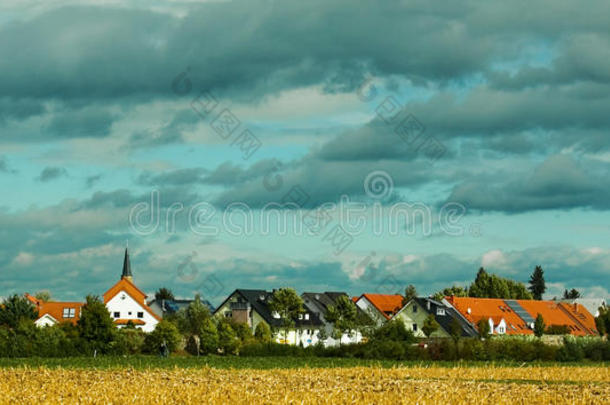 彩云下的乡村乡村。