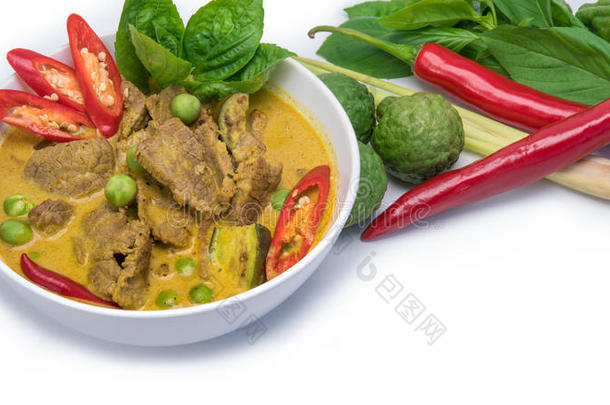 绿色牛肉咖喱菜，泰国菜白色背脊