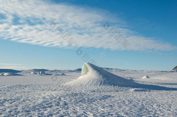 蓝色冰山金字塔在冰湖上的冰冰湖在斯卡弗尔斯乔科尔冰川，冬季冰岛