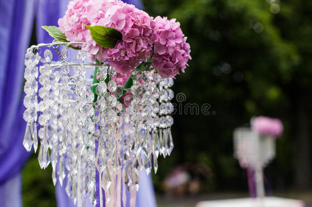 优雅的品味，装饰着鲜花和丝带，婚礼AR