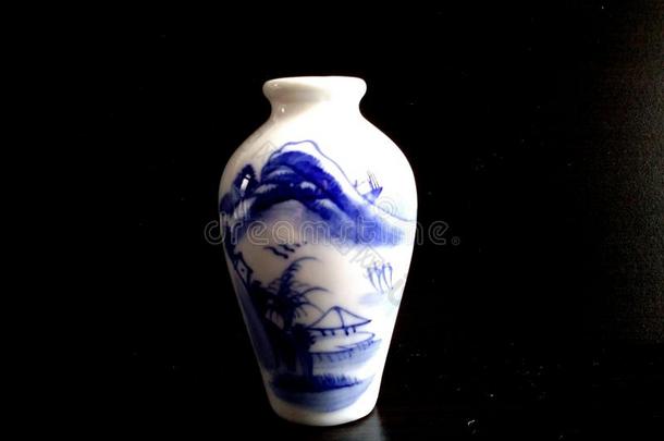 艺术中国人山小的花瓶