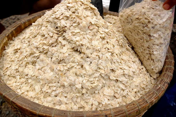 干瘪的<strong>白米饭</strong>，叫做COM-一种传统的越南菜。