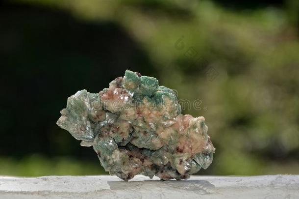 绿色矿物石英石
