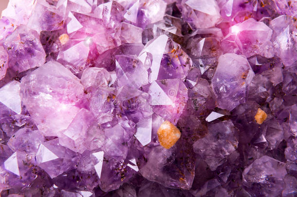 <strong>细致</strong>的天然紫水晶