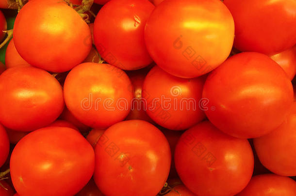 市场<strong>上新</strong>鲜的<strong>红色</strong>西红柿图案。