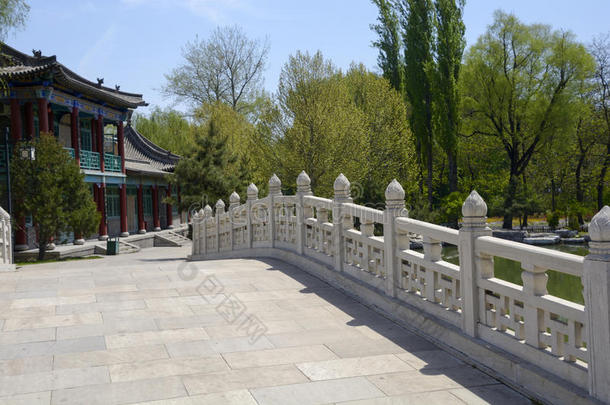 中式<strong>园林建筑</strong>中的拱桥栏杆