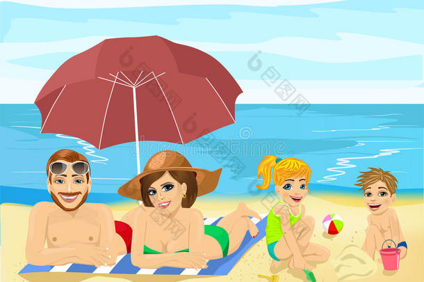 家庭在热带海滩日光浴放松和玩假期