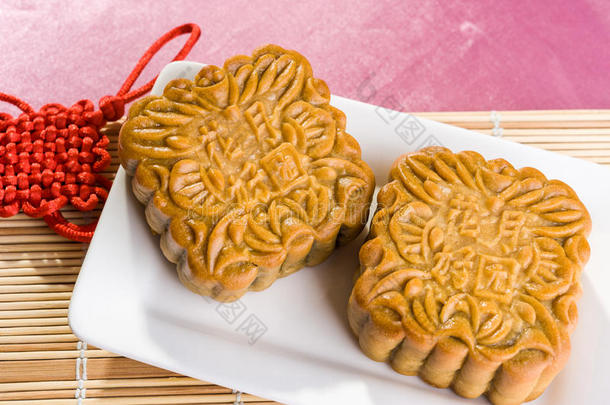 中国月饼的文字意味着好运和繁荣
