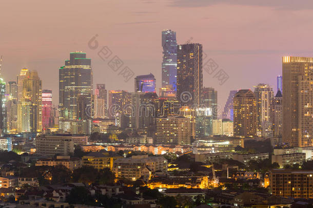 城市办公楼灯光夜景