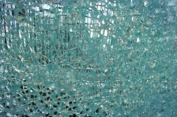 玻璃破碎和窗户破碎