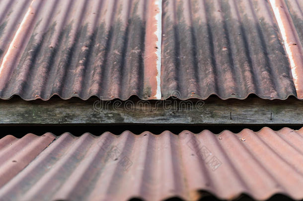 屋顶生锈的波纹铁金属纹理