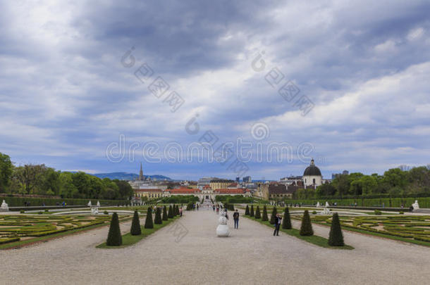 奥地利，维也纳-2016年4月17日：维也纳贝尔维迪尔宫花园