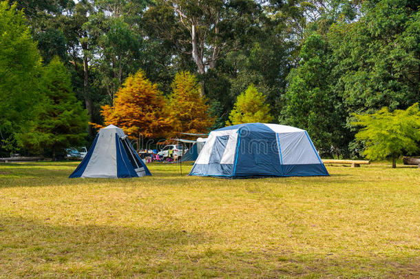 秋季景观与旅游露营帐篷