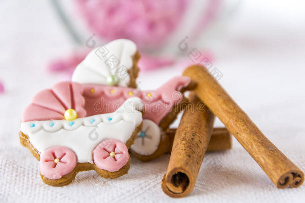 婴儿童车饼干给公主和肉桂