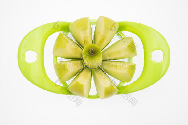 苹果与苹果切割机在白色背景
