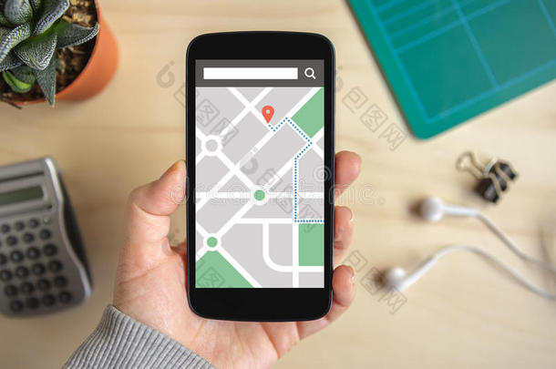 手持智能手机与地图GPS导航应用