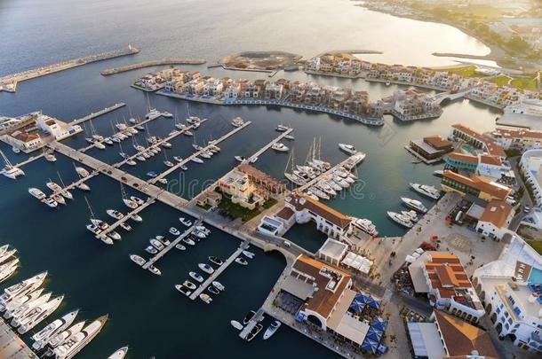 塞浦路斯利马索尔码头的鸟瞰图