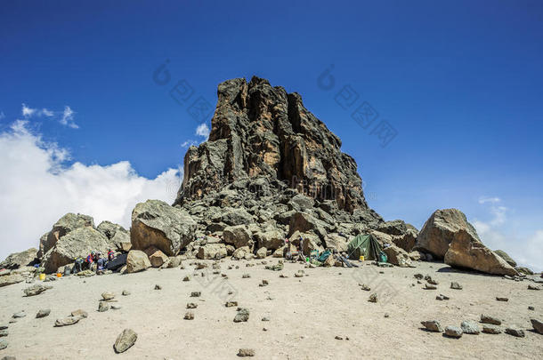 攀登乞力马扎罗山，马查梅路线-熔岩塔（4600米)营地(坦桑尼亚）