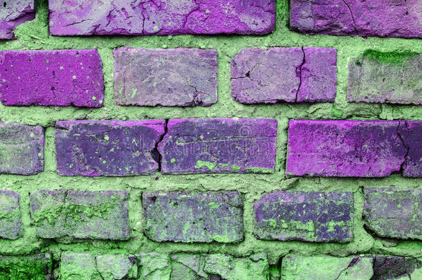 背景紫砖墙。 古老的砖墙。 格朗格风格的背景
