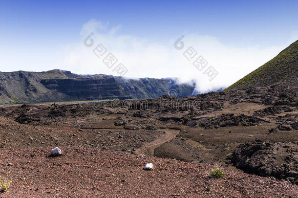 荒地钟楼火山口云沙漠