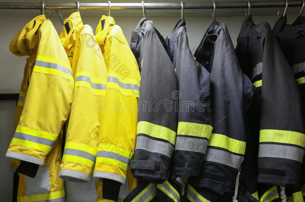 消防服和设备准备运行，消防歼击机室储存设备，消防设备