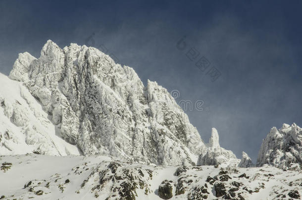 阿尔卑斯山危险无法访问山登山