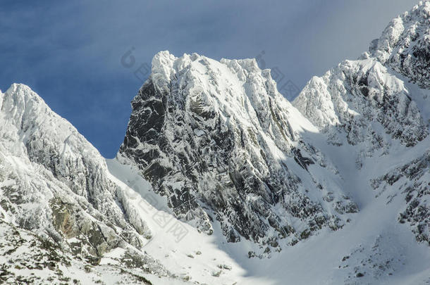 阿尔卑斯山危险无法访问山登山