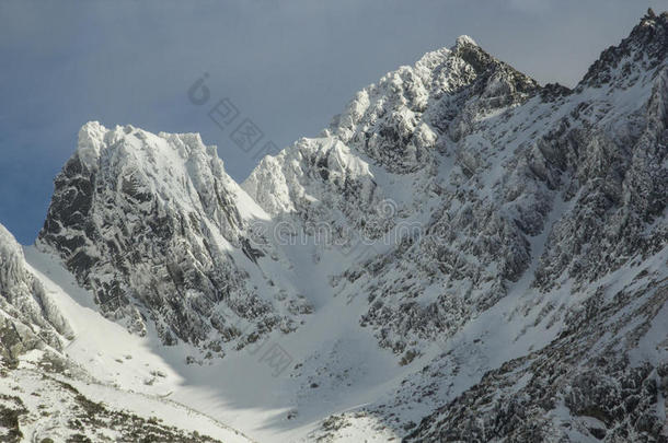 阿尔卑斯山危险无法访问山登山
