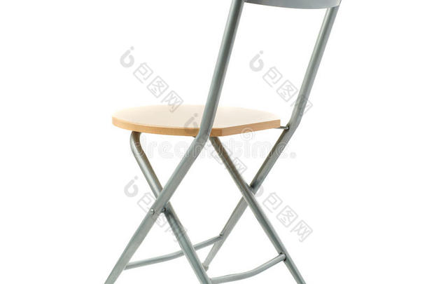 折叠椅在孤立的白色背景上