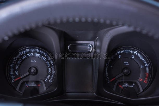 汽车内部汽车速度计控制